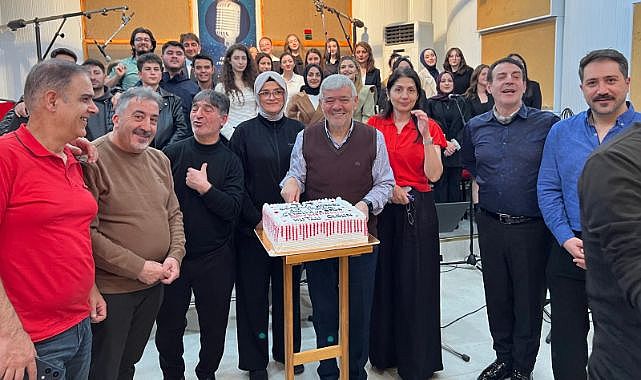 trt-nin-emektar-sanatcisina-studyoda-yas-gunu-1378